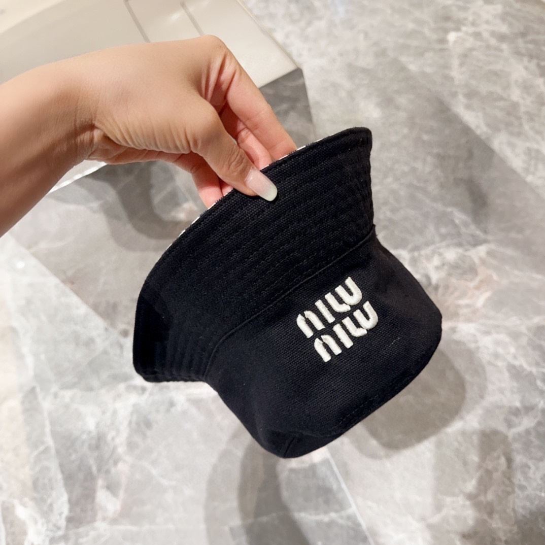 Miu Miu Caps